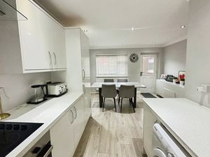 Dining Kitchen- click for photo gallery